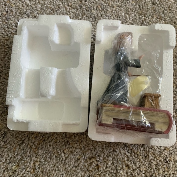 Hermione Grainger Storyteller figurine. - Picture 2 of 3